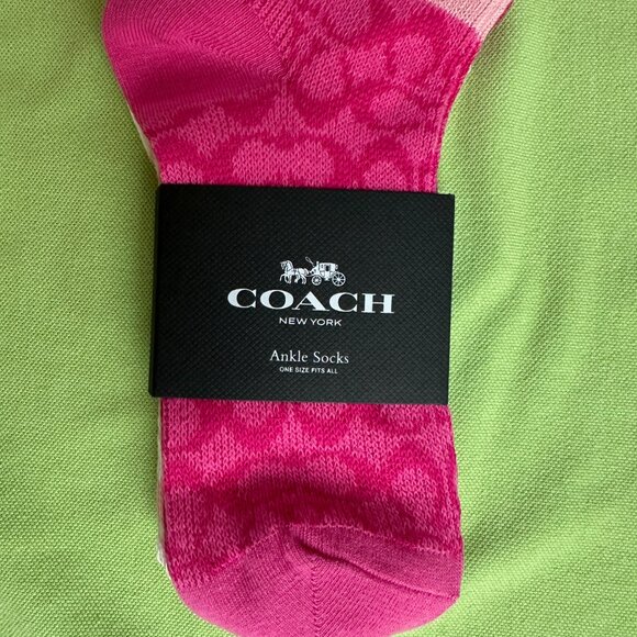 COACH SIGNATURE ANKLE LENGTH SOCKS (PAIR):NWT  PINK/CHALK C9136 - Picture 5 of 8